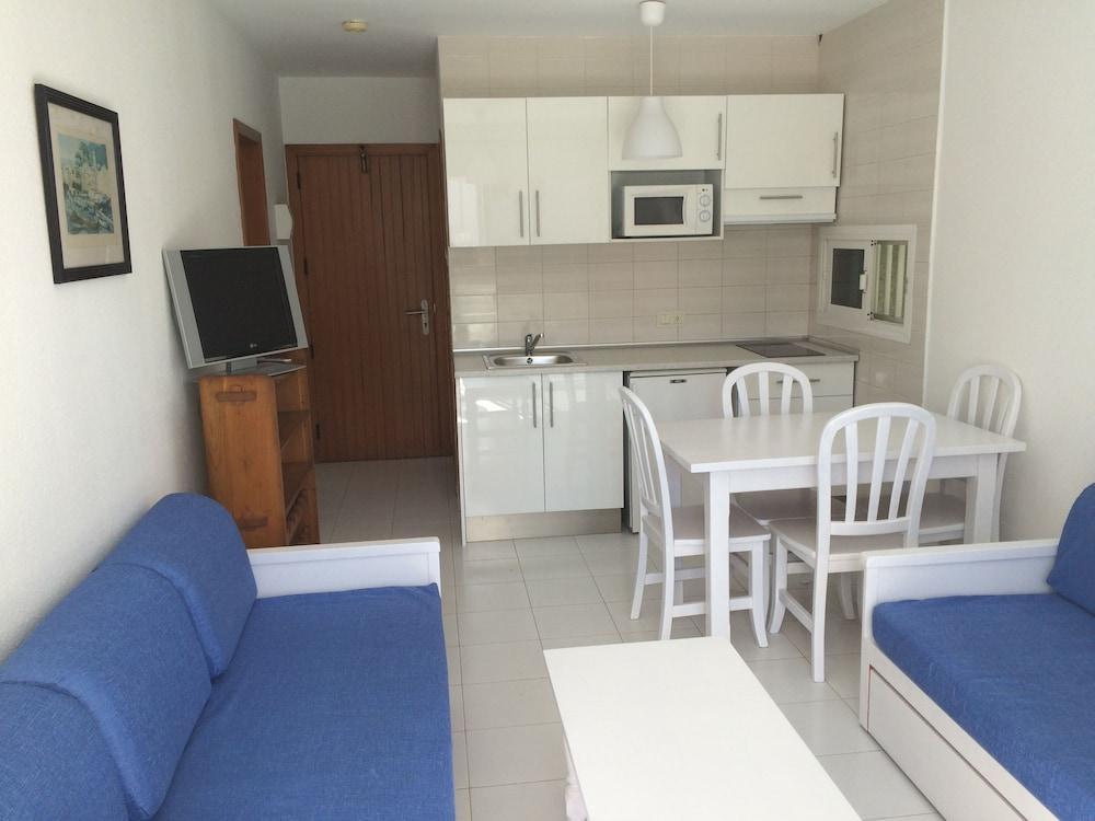 Apartamentos Llevant ポルト・ダ・ポリェンサ エクステリア 写真
